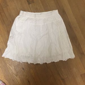 White embroidered old navy skirt